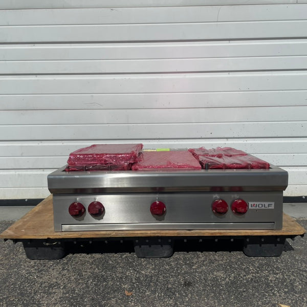 Wolf RT364C - 36" 4-Burner Rangetop W/ Char