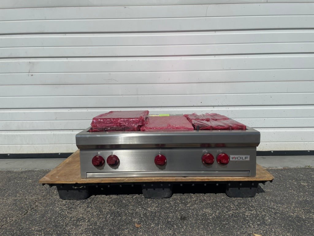 Wolf RT364C - 36" 4-Burner Rangetop W/ Char