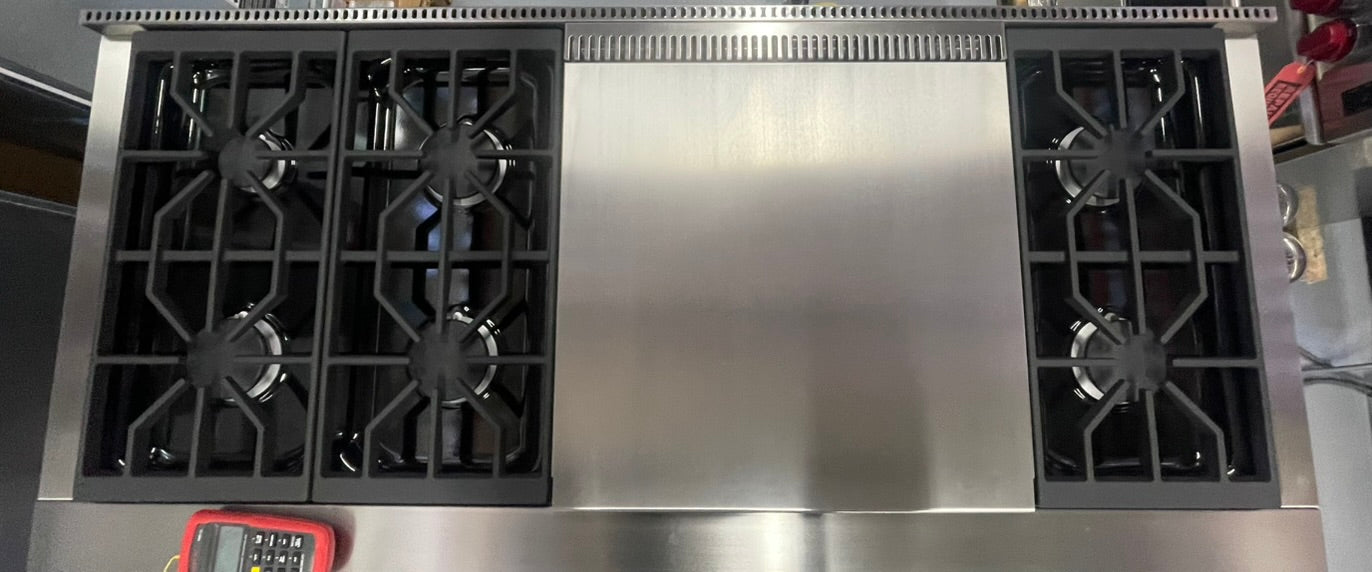 Wolf DF606DG - 60” 6 Burner Range W/ Double Griddle