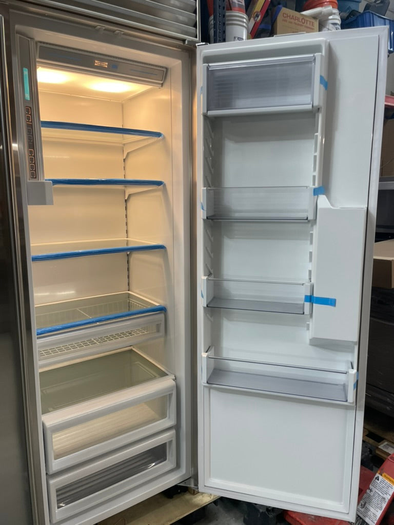 SubZero 685/S - 42” Side-By-Side Refrigerator/Freezer