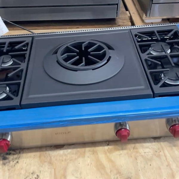Wolf SRT484W 48" 4 Burner Rangetop W/ Wok
