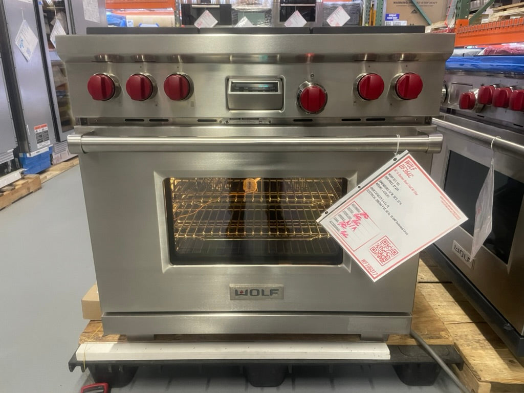 Wolf DF364C - 36" 4-Burner Dual-Fuel Range W/ Char