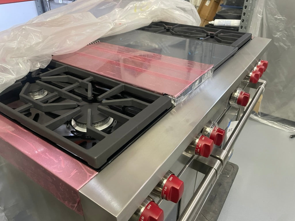 Wolf DF484CG-LP - 48” LP 4-Burner Range W/ Griddle and Char