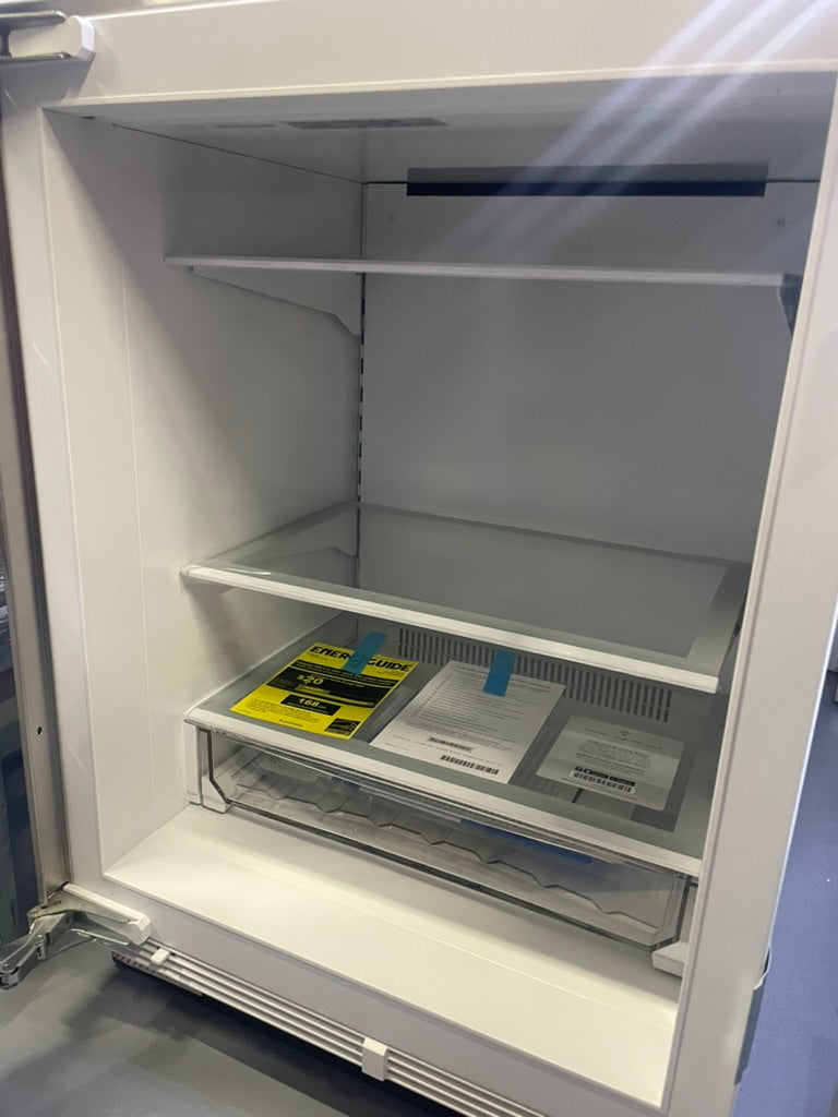 SubZero DEU2450R/L - 24" Under-Counter Refrigerator (NEW OUT OF BOX)