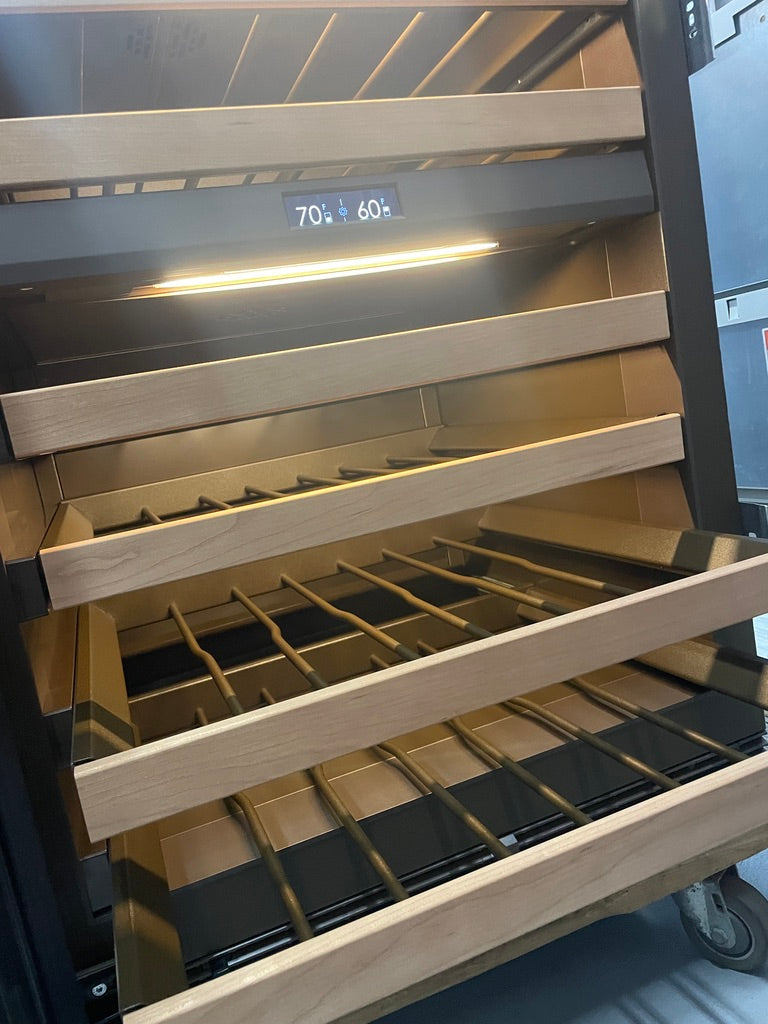 SubZero DEU2450W/L 24” Wine Cooler