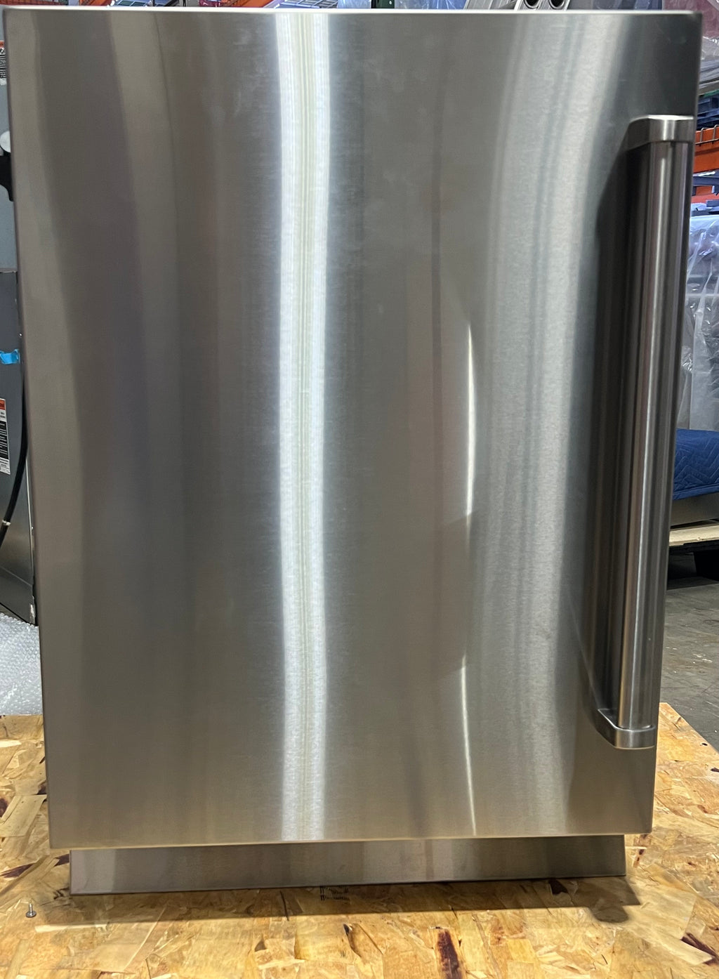 SubZero DEU2450RO/L - 24" Under-counter Refrigerator *NEW W/ FFW*