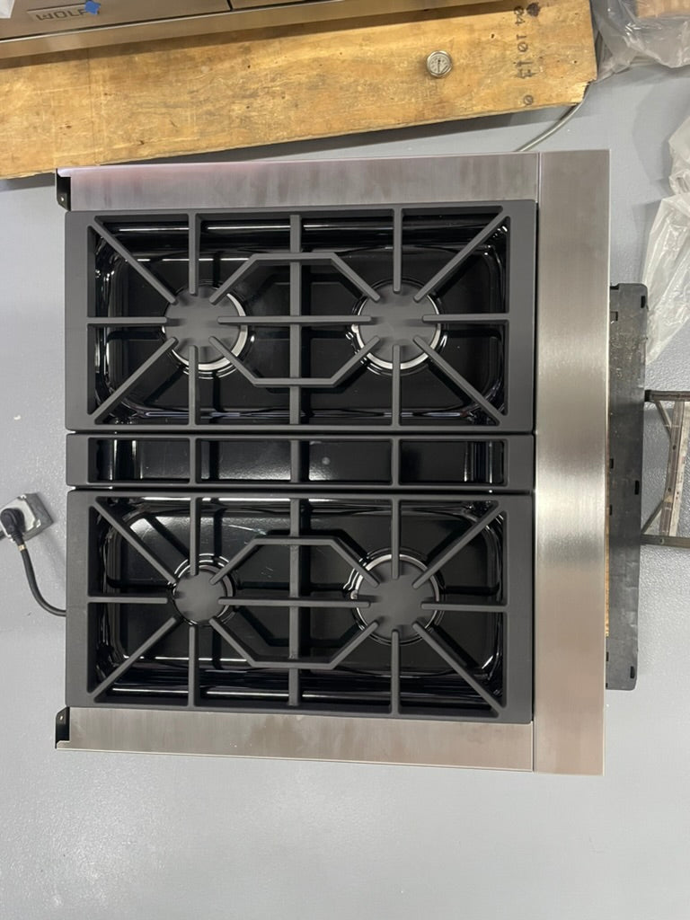 Wolf DF304 - 30” 4 Burner Range