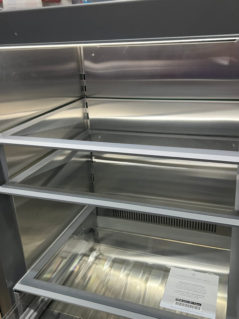 SubZero DEU2450RO/L - 24" Under-counter Refrigerator *NEW W/ FFW*