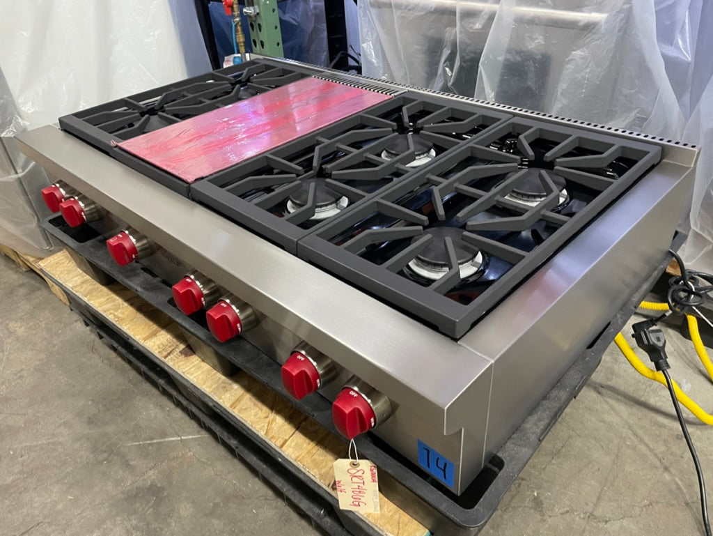 Wolf SRT486G - 48" 6 Burner Rangetop W/ Griddle