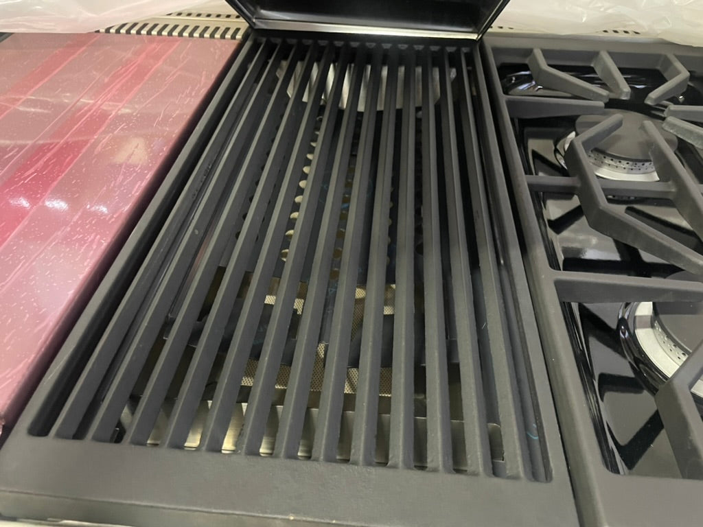 Wolf DF484CG-LP - 48” LP 4-Burner Range W/ Griddle and Char