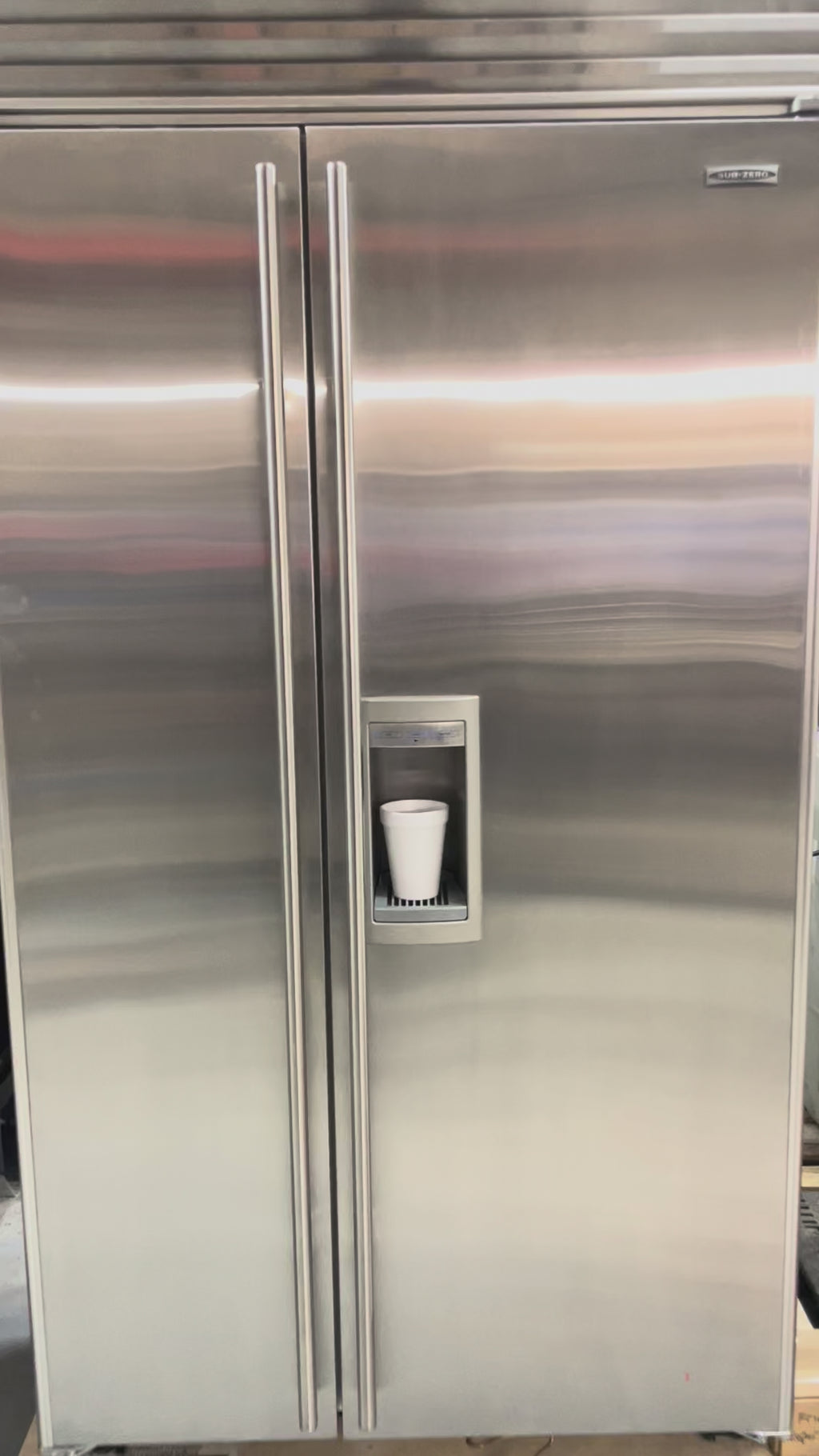 SubZero 685/S - 42” Side-By-Side Refrigerator/Freezer